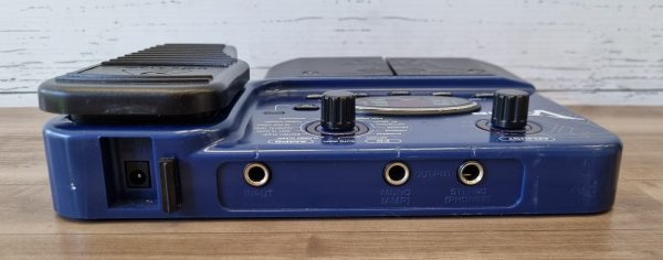 Behringer V-Amp X Multi-Effects Pedal TW389647 - Image 3