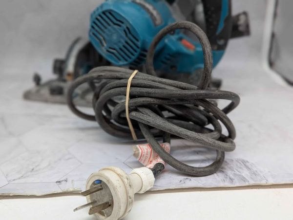 Makita 165mm Plunge Cut Circular Saw (SP6000) - BP352122 - Image 6