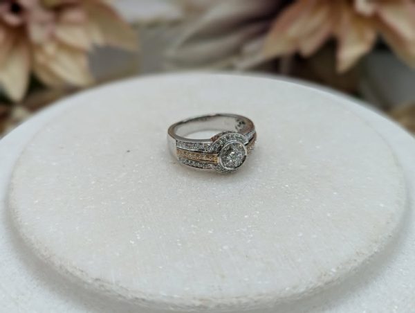 Valuated Lady's 18CT White Gold and Diamond Cluster Ring w/ Rose Gold Plating (9.1gms) - BP311199 - Image 19