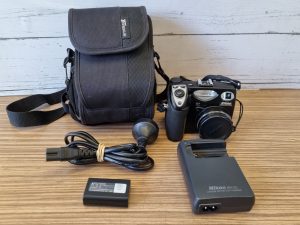 Nikon CoolPix 5000 Camera TW386718