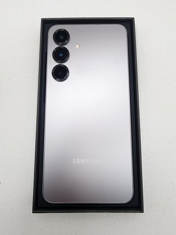 Samsung Galaxy S25 w/ Charger 256GB Silver Shadow- IP394456 - Image 10