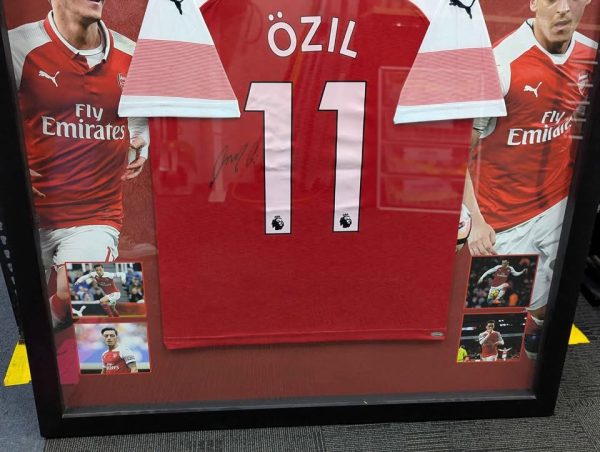 Framed Arsenal Mesut Özil Autographed Jersey Memorabilia - BP391463 - Image 4