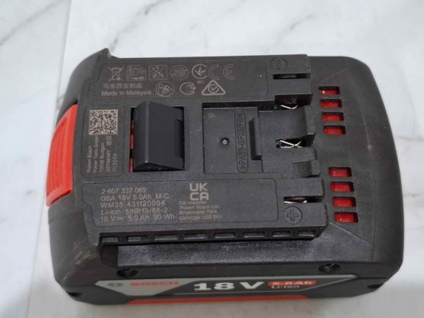 BOSCH BATTERY AND CHARGER TW387498 - Image 17