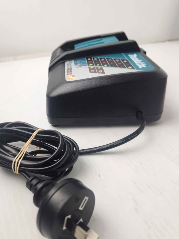 MAKITA BATTERY CHARGER (DC18RC) #GN389826 - Image 10