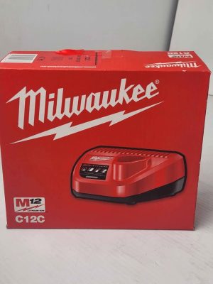 MILWAUKEE CHARGER IN BOX #GN394252