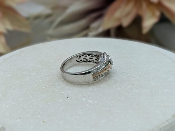Valuated Lady's 18CT White Gold and Diamond Cluster Ring w/ Rose Gold Plating (9.1gms) - BP311199 - Image 30