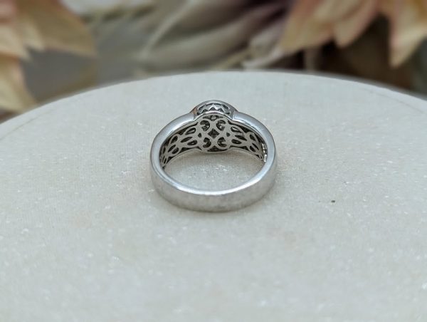 Valuated Lady's 18CT White Gold and Diamond Cluster Ring w/ Rose Gold Plating (9.1gms) - BP311199 - Image 22