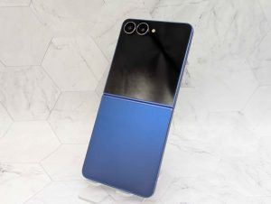 Samsung Galaxy Z Flip7 256GB Mobile Phone (SM-F766B) - BP398843