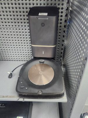 ROOMBA ROBOT VACUUM CLEANER WITH CHARGING DOCK #GN378250