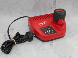 Milwaukee 12V 2.5Ah High Output Battery w/ Charger - BP394452