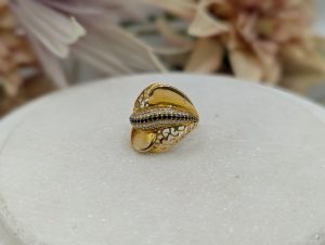 Ladies 21CT Yellow Gold Black & Clear Stone Dress Ring (4.8gms) - BP388432