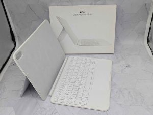 Apple iPad Magic Keyboard Folio - BP398275