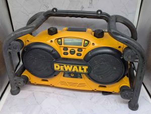 DeWalt Worksite Radio & Charger (DC011) - BP374836
