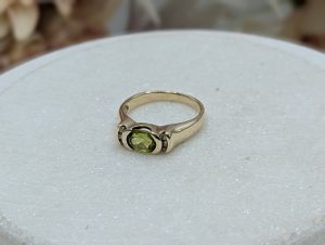 Ladies 9CT Yellow Gold Green Stone Ring (4.8gms) - BP390385