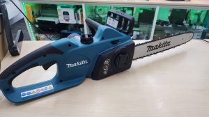 Makita 1800W 16" Electric Chainsaw (UC4041A) - IP396028