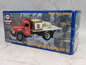 First Gear NAPA 1949 International Model KB-8 Truck Replica - BP395973