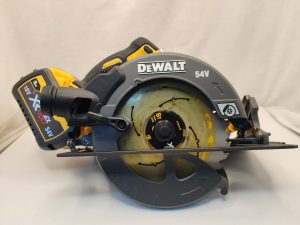 DeWalt Circular Saw with 9AH Battery - IP396338