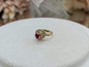 Ladies 18CT Yellow Gold Red and Clear Stone Ring (3.2gms) - BP369693