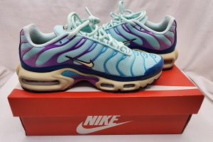 Women's Nike Air Max Plus - Size 7.5 - IP402313