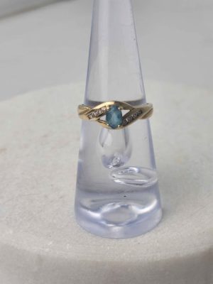 LADIES 9CT YELLOW GOLD RING WITH BLUE STONE #GN401862