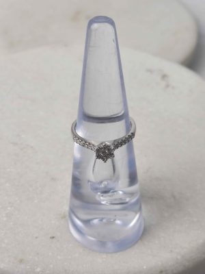 LADIES 9CT WHITE GOLD RING #GN402242