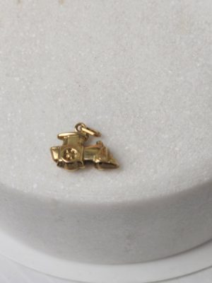 UNISEZ 9CT YELLOW GOLD TRAIN PENDANT #GN390911