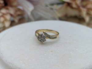 Ladies 18CT Yellow Gold Diamond Ring (6gms) - BP402644