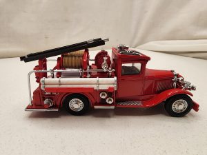 Matchbox Models of Yesteryear Fire Engine Series YF06 - 1932 Ford AA Fire Engine - IP400233-5
