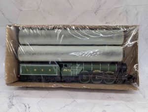 Hornby Flying Scotsman Model Train Carriage Set - BP402012