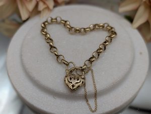 LADIES 9CT YELLOW GOLD BRACELET with HEART PADLOCK - BP383232
