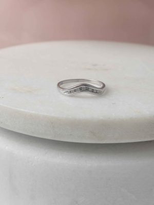 LADIES 9CT WHITE GOLD RING #GN404465