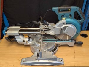 Makita 1430W 260mm Slide Compound Mitre Saw w/ Laser (LS1018L) - BP406912
