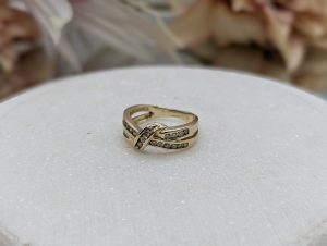 Ladies 9CT Yellow Gold Clear Stone Crossover Ring (3.2gms) - BP348516