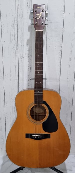 Yamaha Jumbo Acoustic Guitar TW398828