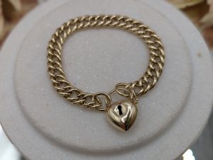 Ladies 9CT Yellow Gold Heart Locket Curblink Bracelet (27.3gms) - BP406994