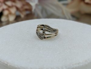 Ladies 9CT Yellow Gold Diamond Twist Pattern Ring (3.4gms) - BP396627