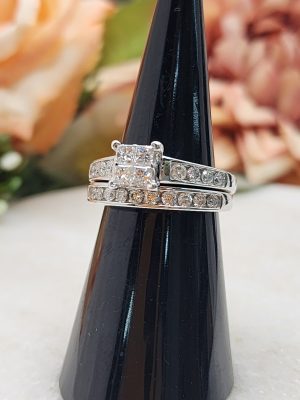 Ladies 14K White Gold Diamond Bridal Set - IP381120