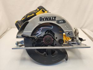 DeWALT Circular Saw DCS573 Skin Only - IP405399