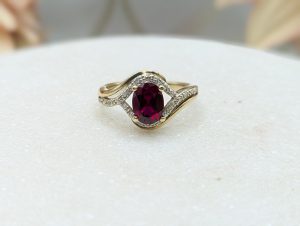 Ladies 9CT Yellow Gold Red Stone & Diamond Ring (3.35gms) - BP302020