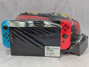 Nintendo Switch Console (HAC-001) w/ Case - BP413730