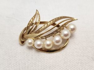 Ladies 14CT Yellow Gold and Pearl Broach - IP396050
