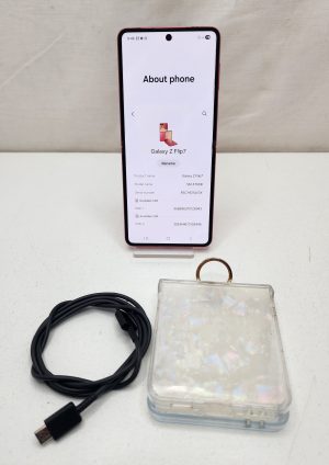 Samsung Galaxy Z Flip 7 512GB w/ Case and Charger - IP412972