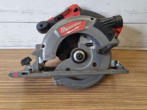Milwaukee 18V Circular Saw TW404649