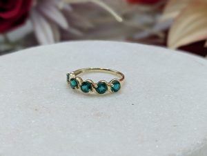 Ladies 9CT Yellow Gold Green Stone Ring (1.9gms) - BP411688