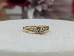 Ladies 18CT Yellow Gold Diamond Ring (3.7gms) - BP313518
