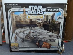 Star Wars The Vintage Collection Millennium Falcon Smugglers Run Model Ship - BP417579