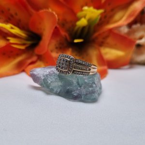 9ct Yellow Gold Halo Cluster Ring TW404658