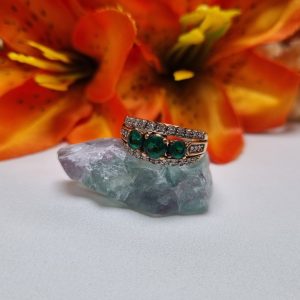 9ct Yellow Gold Three-Stone Green Gem Ring TW400658