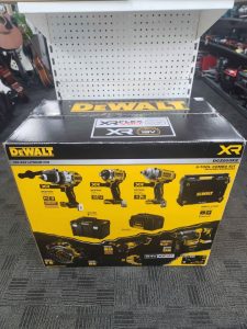 DEWALT 8 PIECE TOOL KIT #GN408495