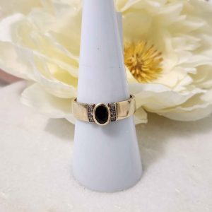 9CT YELLOW GOLD RING (WITH BLACK STONE) #GN371904